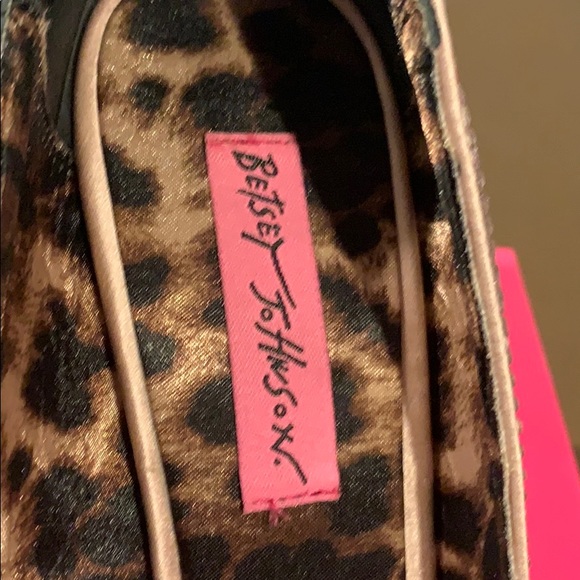 😍 Betsey Johnson Glitzeee Blush Pink Heels 😍 - Picture 3 of 9